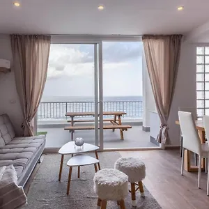 https://casa-punta-brava.in-canary-islands.com