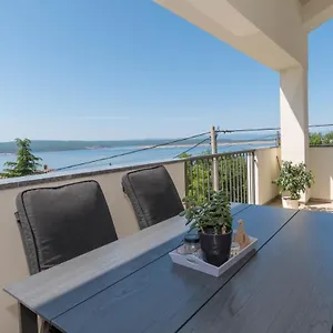 https://apartment-moon-dramalj.primorje-gorskikotar.com