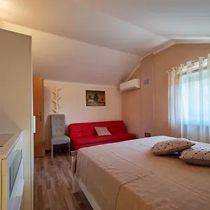 https://villa-neva.primorje-gorskikotar.com