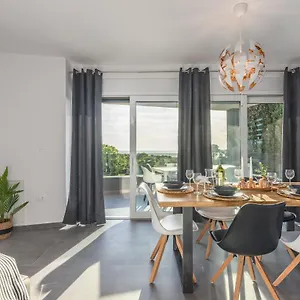 https://apart-residence-galant-rovinj.in-istria.net